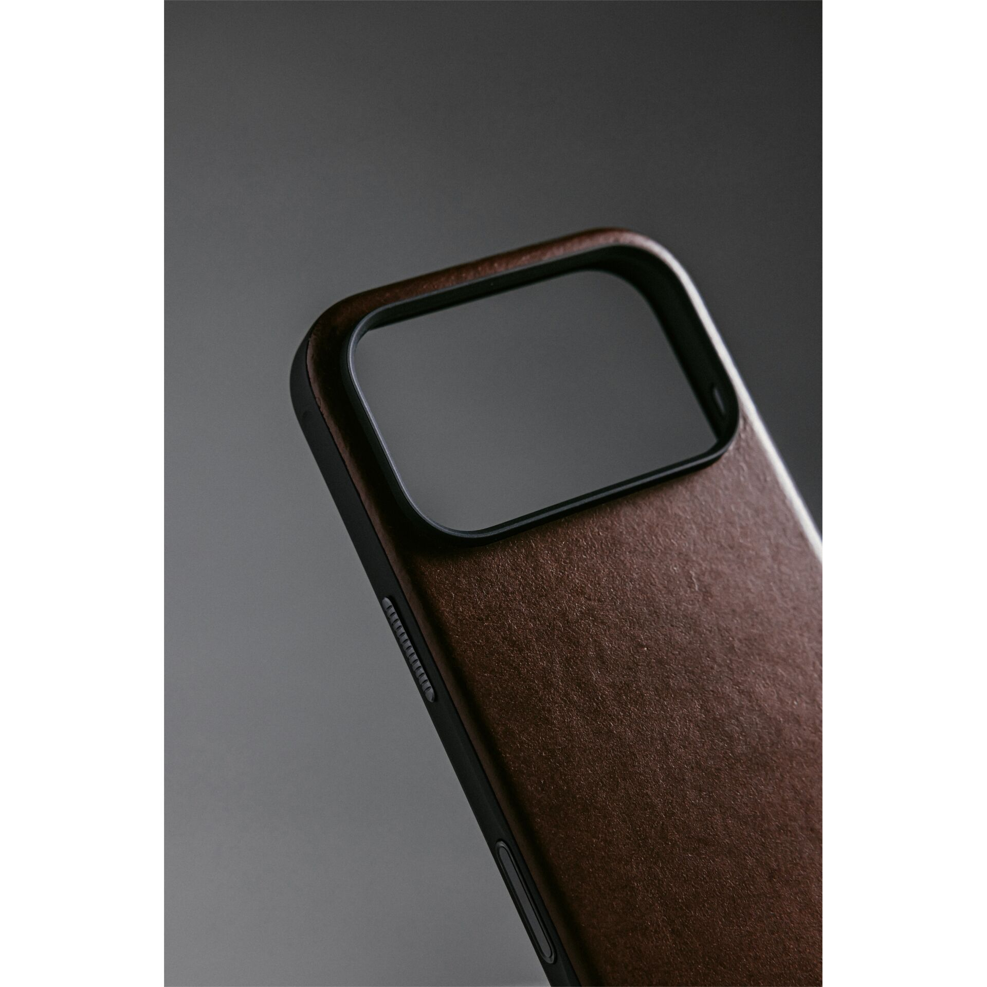 iPhone 17 Pro MagSafe Echtleder Hülle Modern Leather Case (NM014322858) - Braun