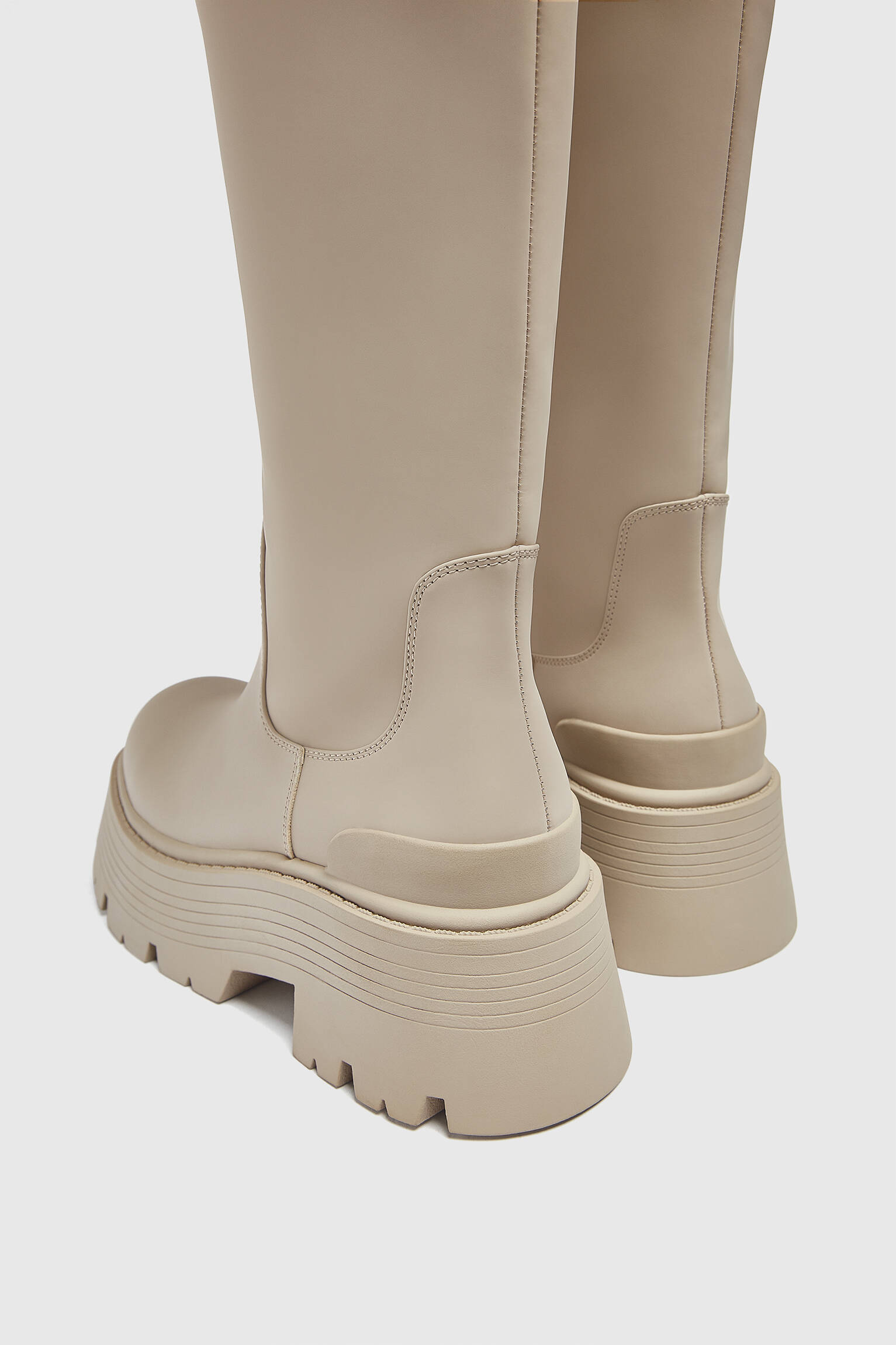 BOTA DE CANO ALTO - TAUPE