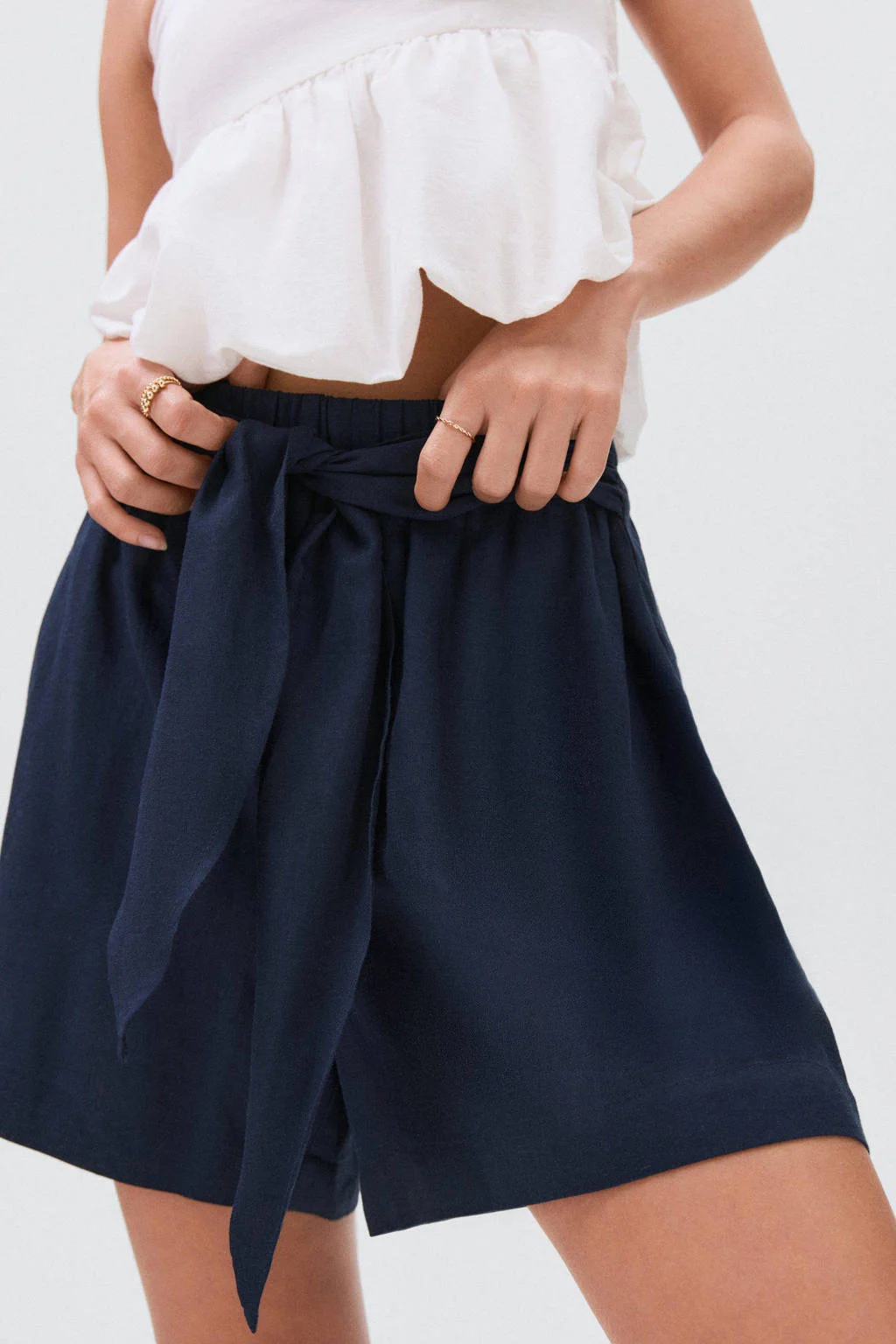 MANGO TEEN korte broek met linnen donkerblauw