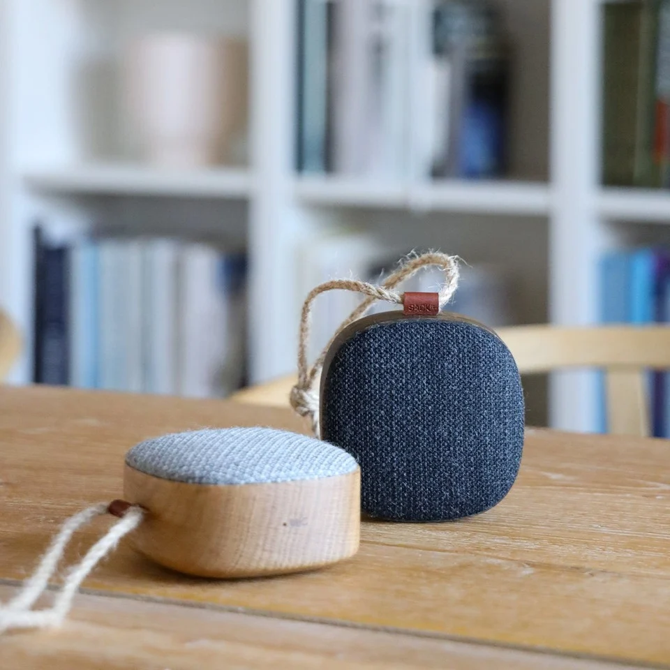 SACKit - Go Wood Transportabel Bluetooth Højtaler - Røget Eg