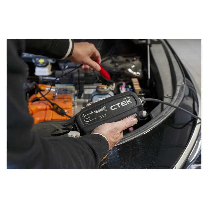 Batterilader med tilbehør 12 V 5 A