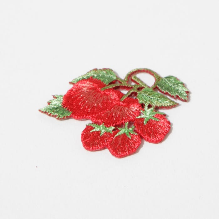 Atelier Veritas-Patch kersen aardbeien 4x4cm