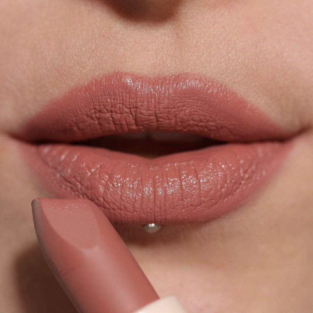 REVOLUTION  Lip Allure Lipstick