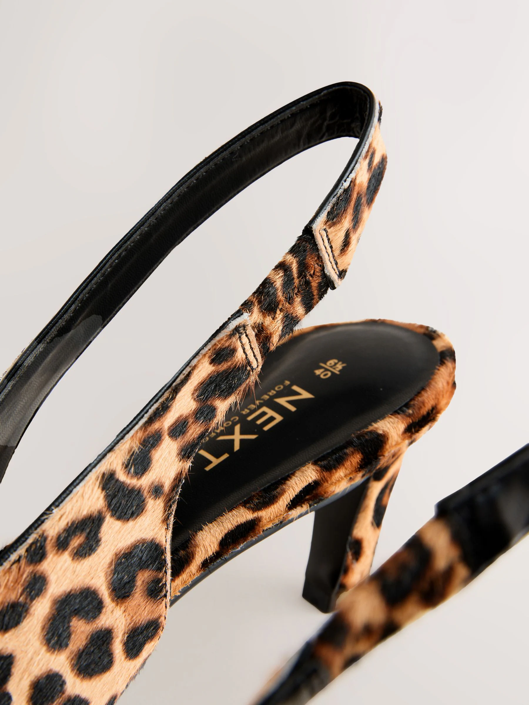 Luipaard - Leren puntige teen slingback hakken