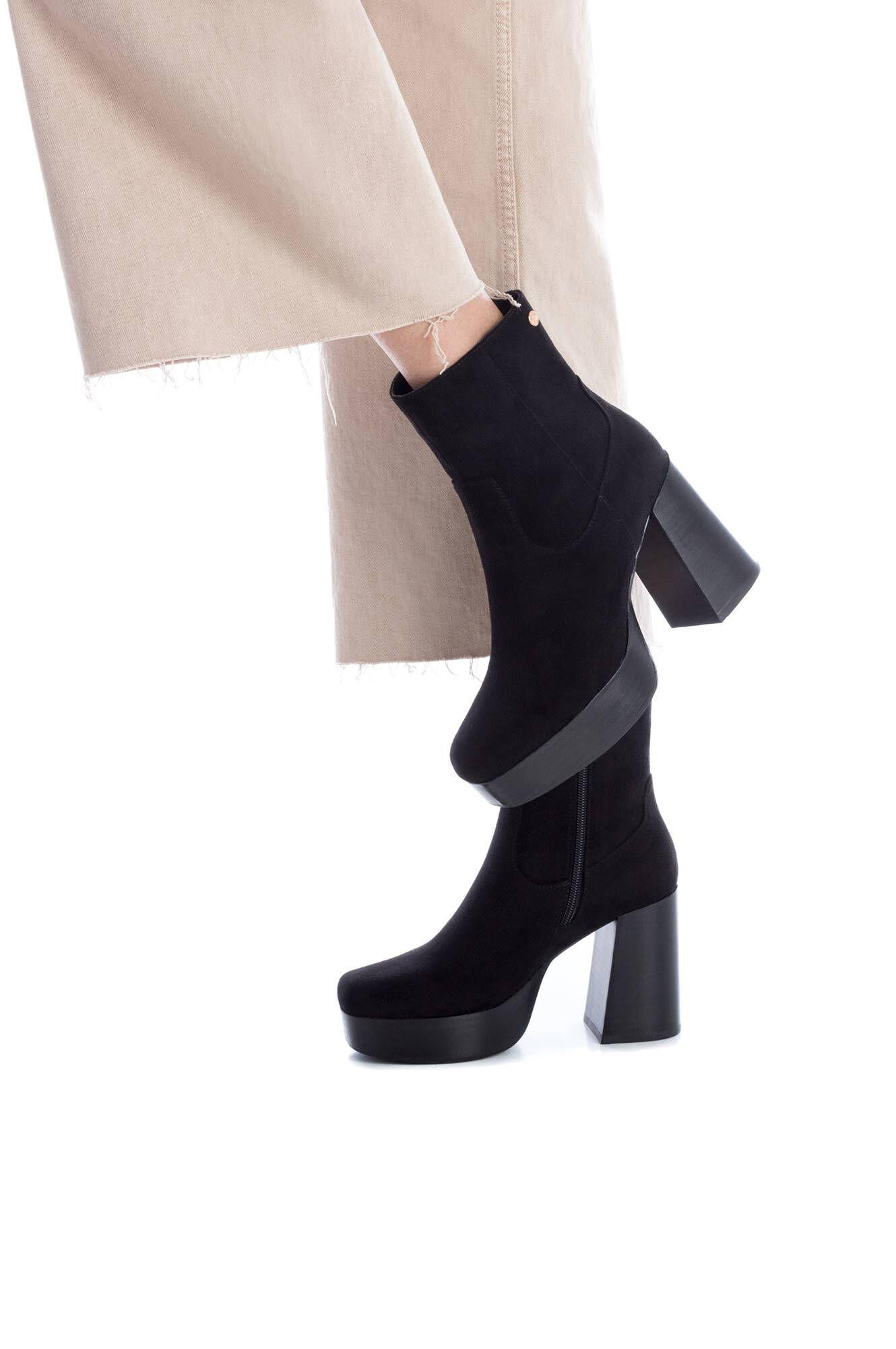 Botas de camurça femininas até o tornozelo