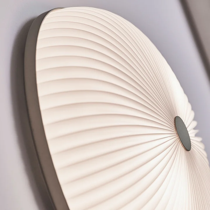 Le Klint - Lamella Wand- und Deckenleuchte Ø 50 cm, gold / weiss