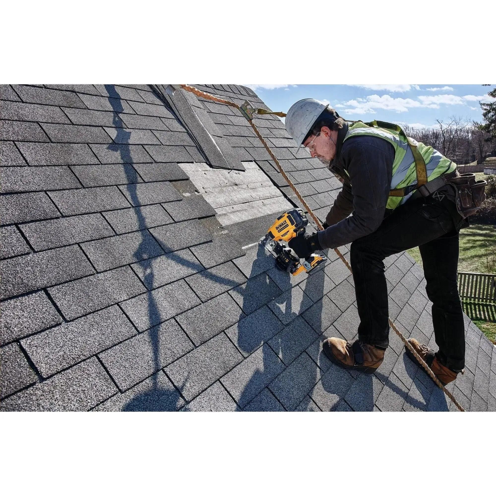 DeWALT DCN45RND2 Accu roofing tacker 18V XR 2.0Ah in TSTAK