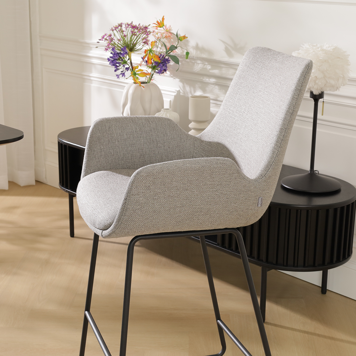 Barkruk Nino-Eef warm grijs - zwart onderstel - 65 cm