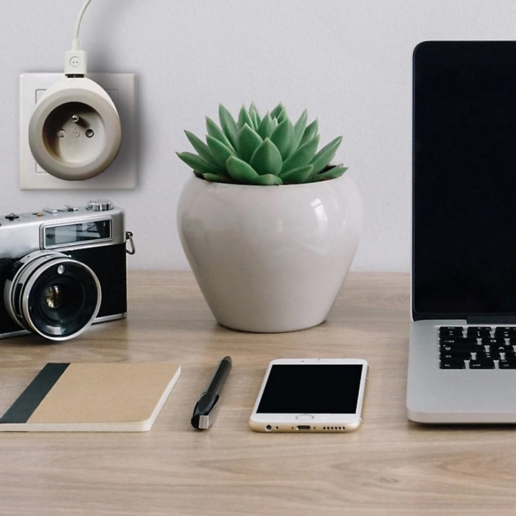 Chargeur prise 16A avec port USB Bewatt gris