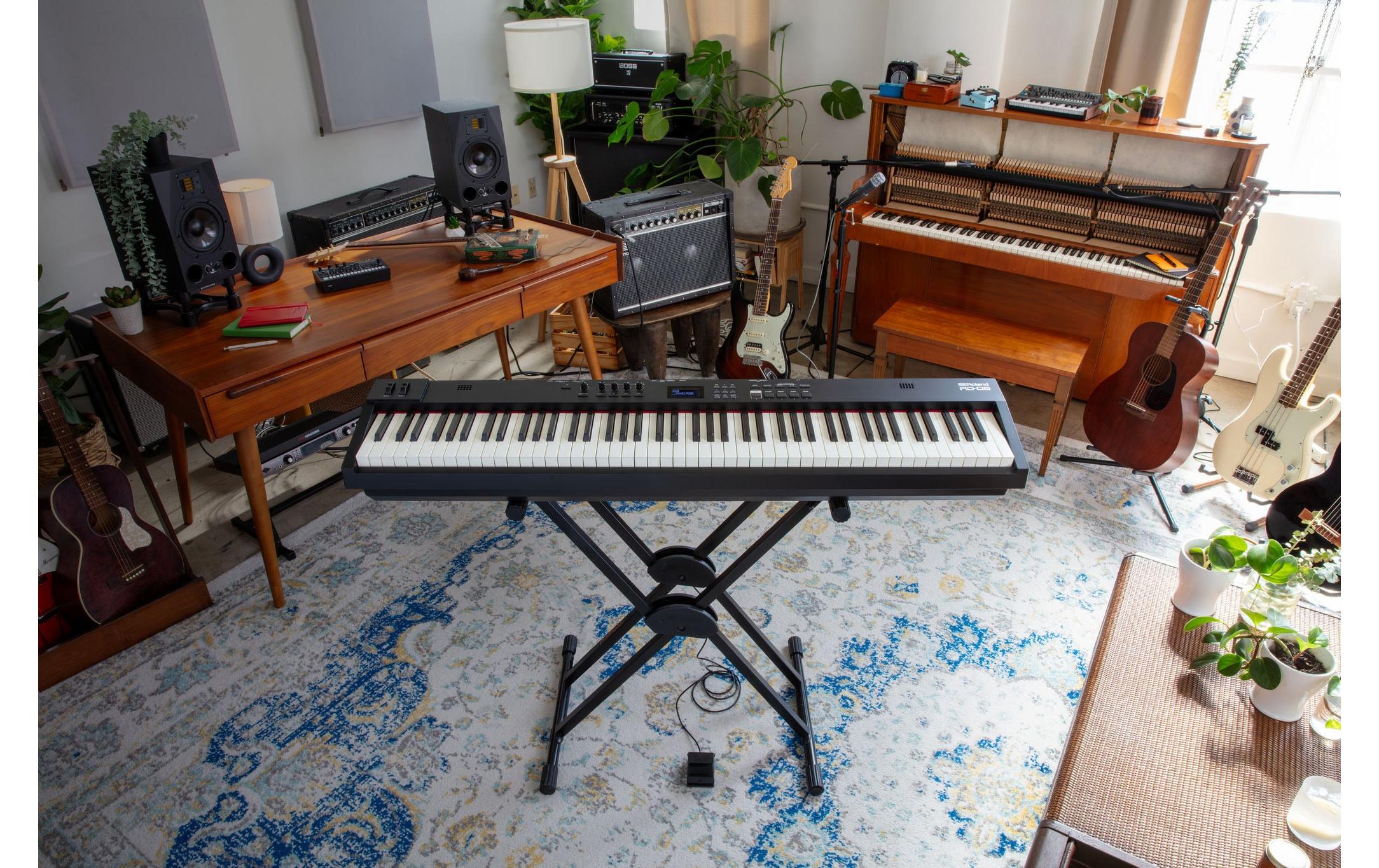 E-Piano RD-08<br>Stage Piano mit 88 gewichteten Tasten