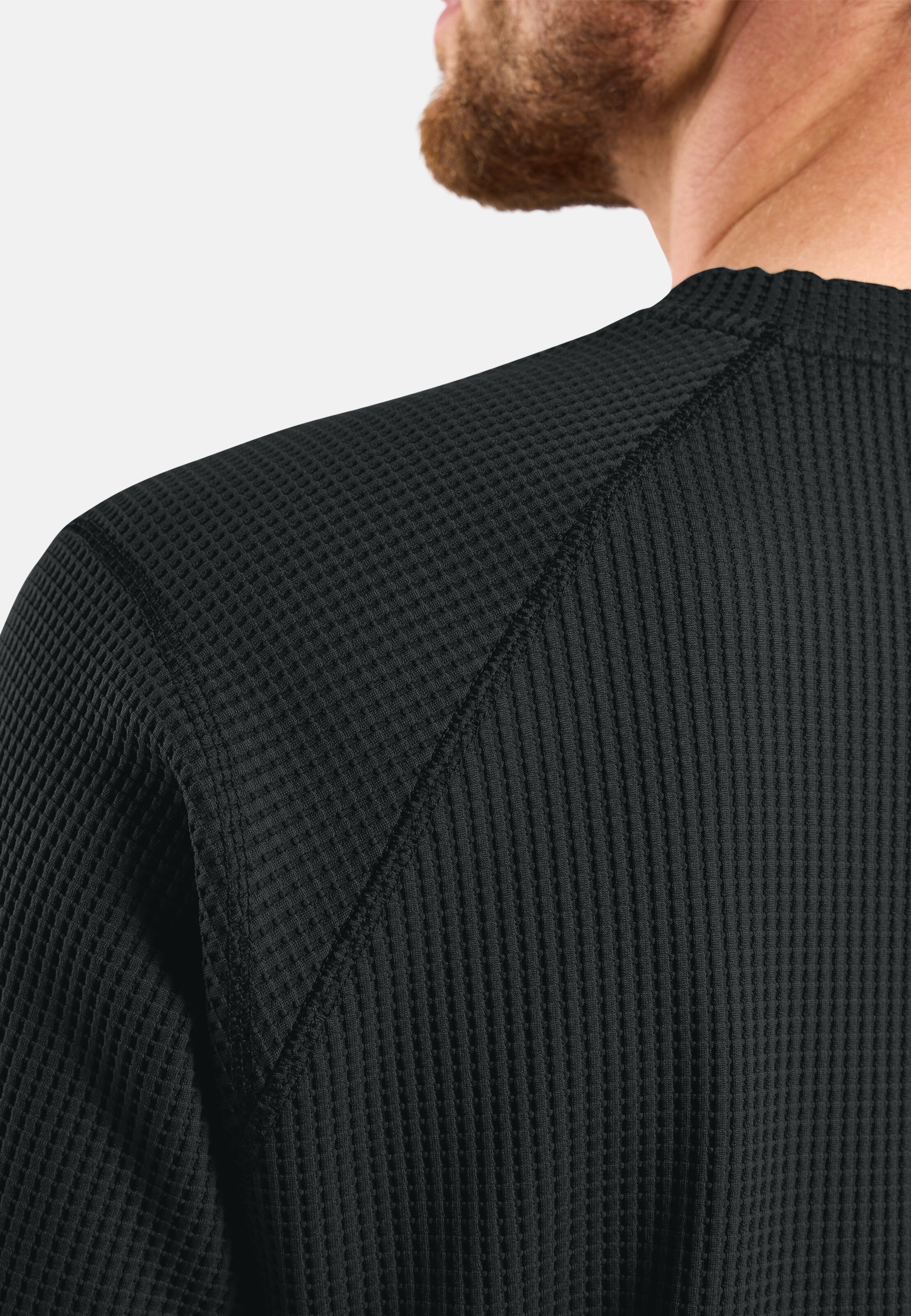 Cubic Multisport Mid Layer mit Rundhalsausschnitt in black