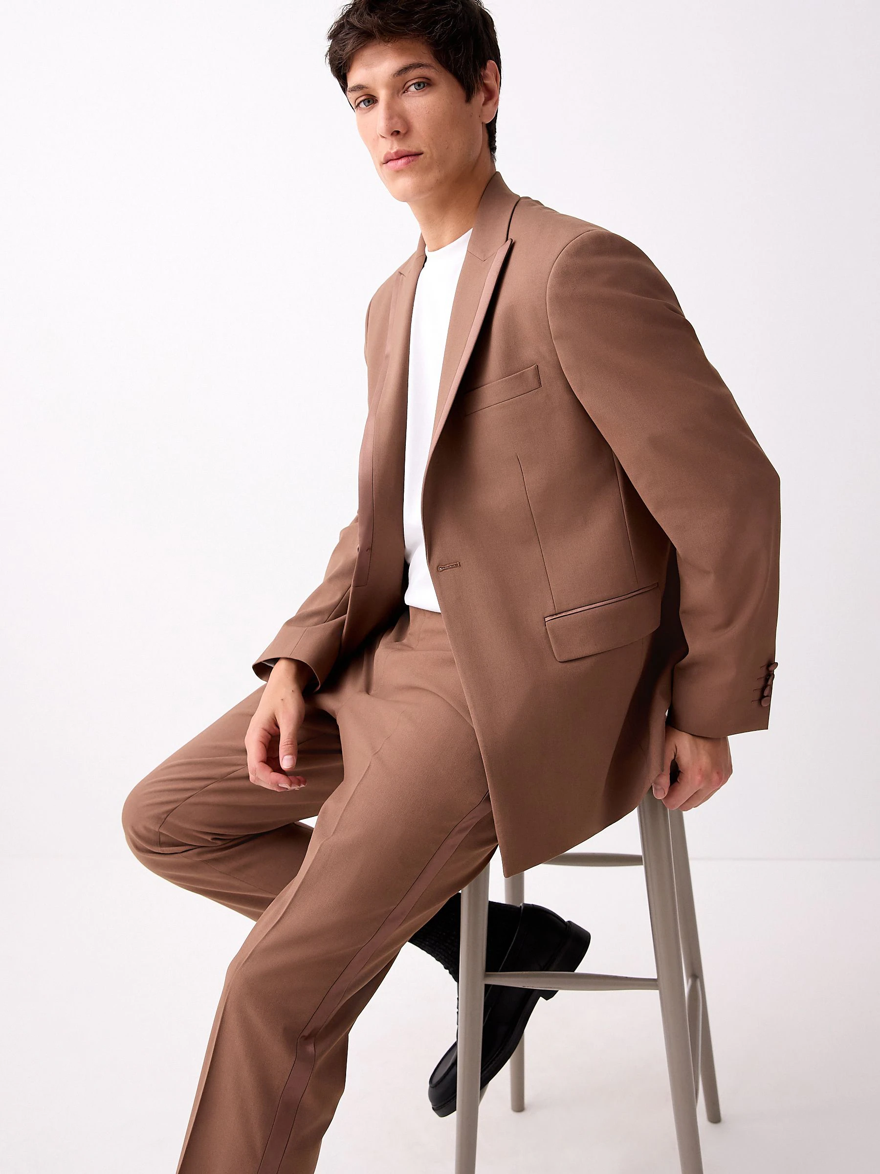 Roestbruin - Tailored Fit smokingjasje met afwerking en satijnen rand