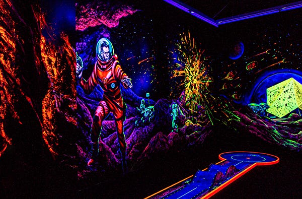 Schwarzlicht Minigolf Asperg für 4