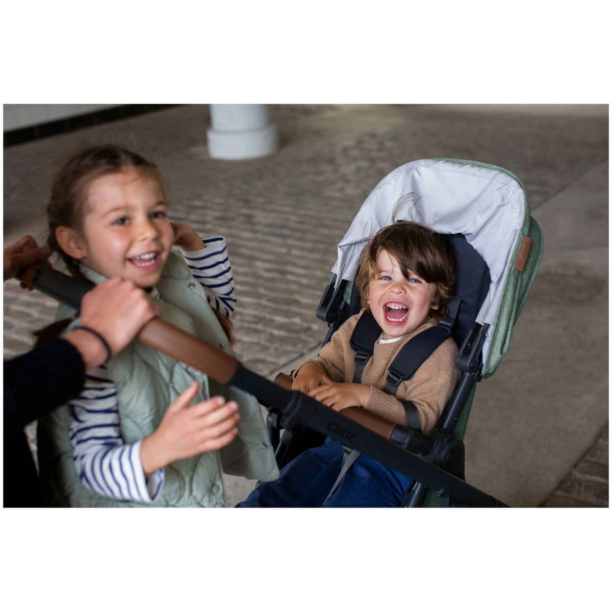 UPPAbabyUPPAbaby   CRUZ V2 Kinderwagen Gwen