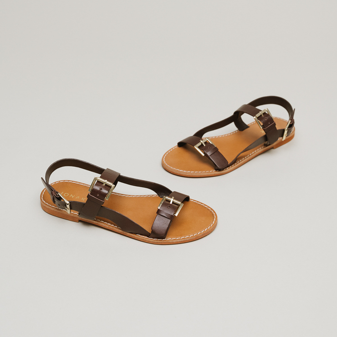 Sandales à boucles dorées  en cuir marron foncé
