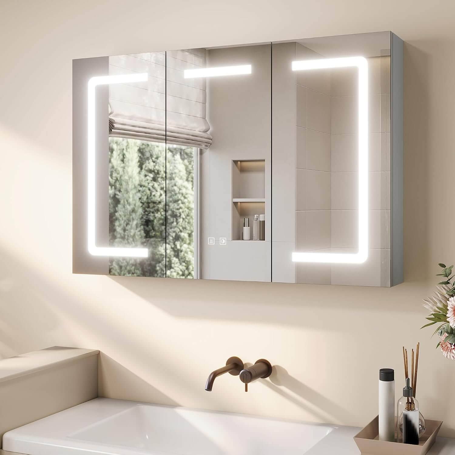 SONNI 3 Türiger Spiegelschrank Bad mit Beleuchtung LED Badezimmer Spiegelschrank mit Anti-Beschlag