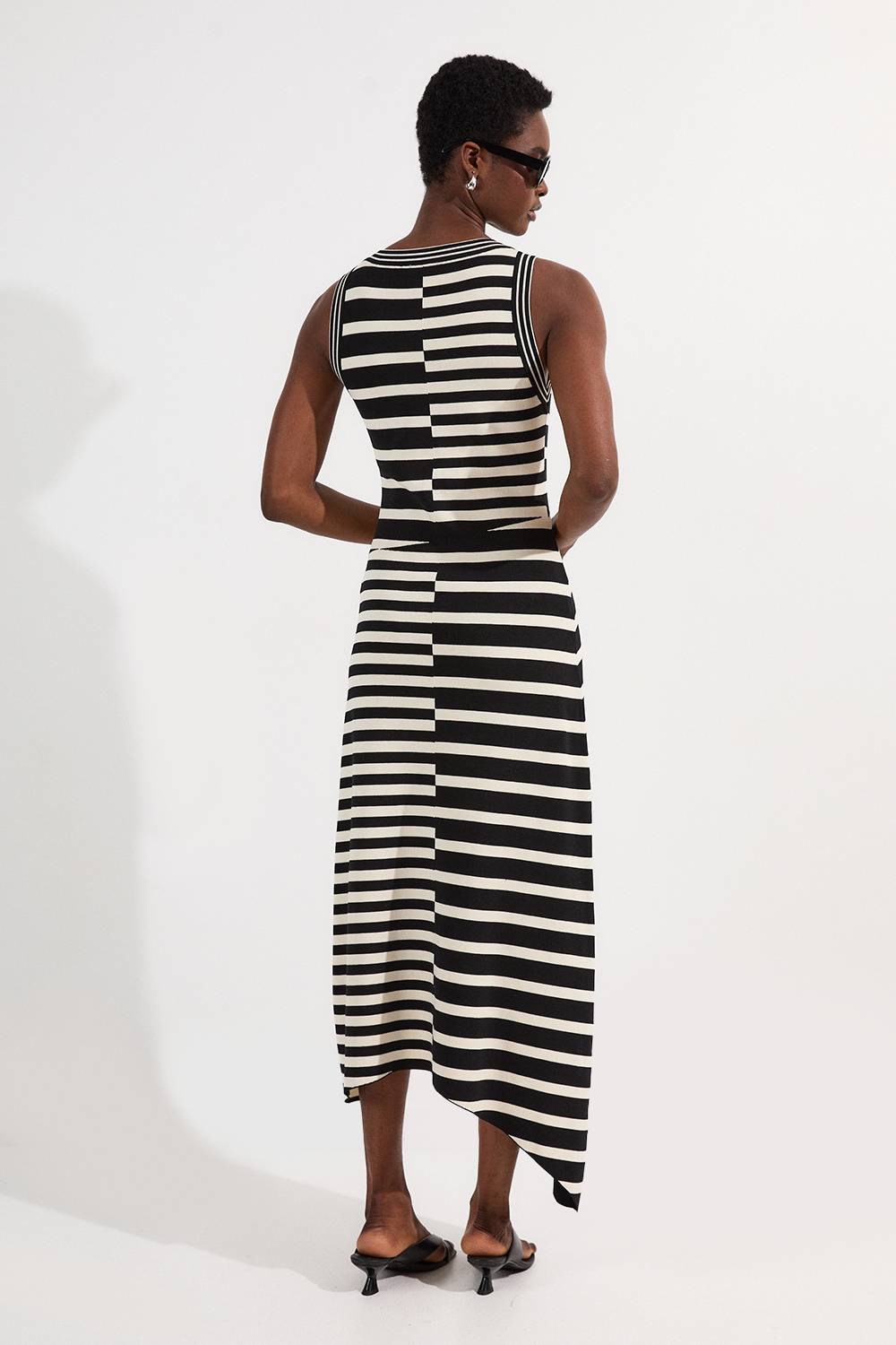 KarenMillen Robe Midi Tricotée Sans Manches à Rayures Asymétriques et Ourlet Irrégulier Tall