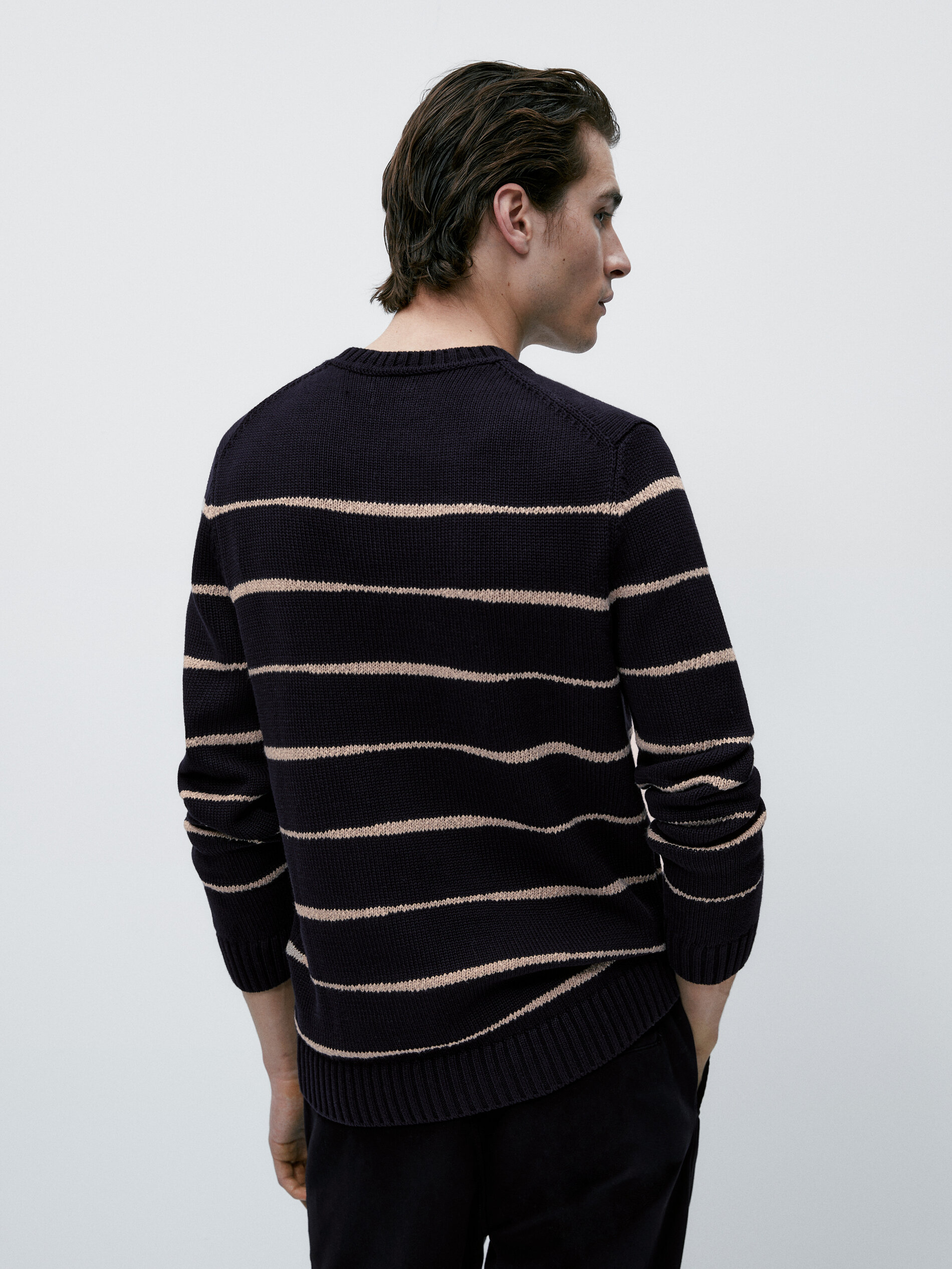 Blusa de gola alta listrada em malha jersey - AZUL MARINHO