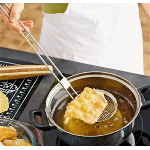 Lot friteuse traditionnelle, coupe-frites et araignée à friture