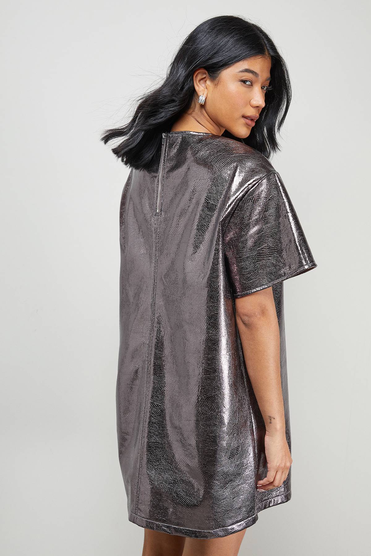 Warehouse Robe T-shirt Mini en synthétique Reptile Métallisé