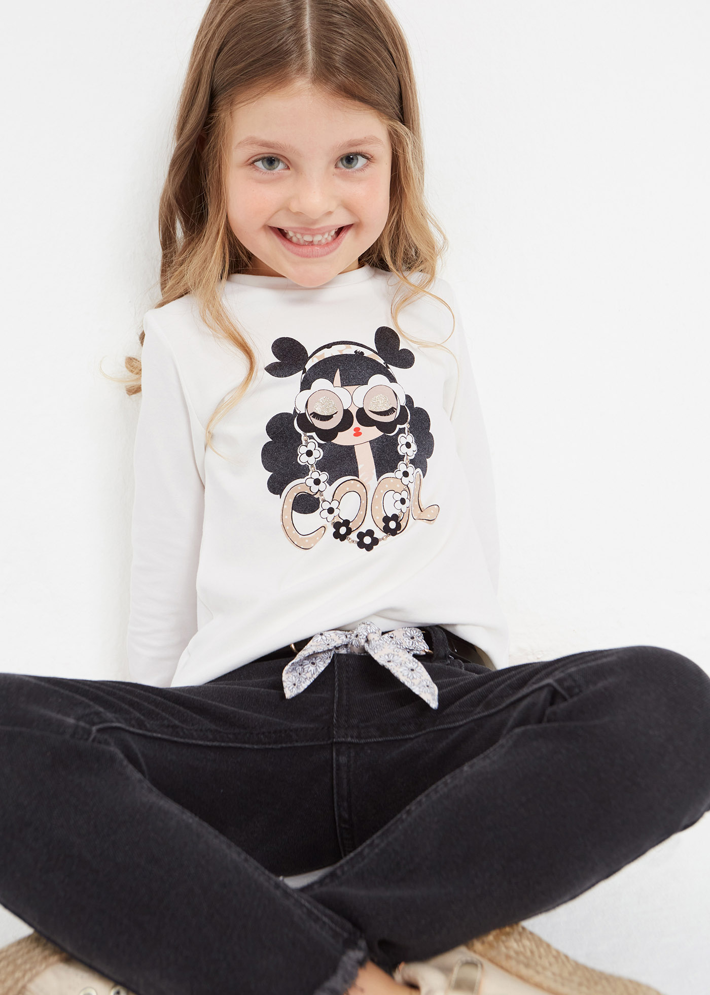 Calça jeans skinny com cinto para meninas
