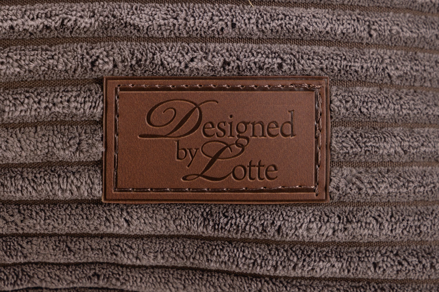 Designed by Lotte hondenmand ribbed bruin 65 x 60 x 20 cm