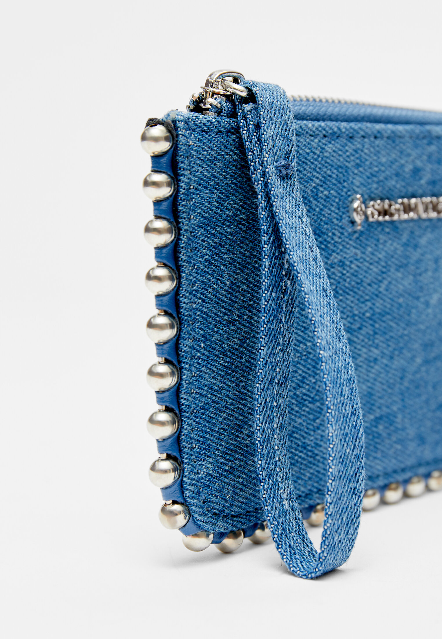 Porta-cartões com miçangas