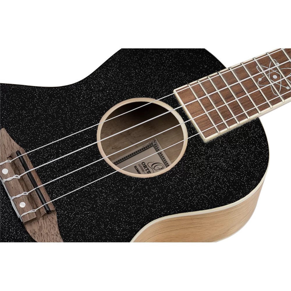 Ortega RUEL-MBK Element Series Concert Size Ukulele Metallic Black concert ukelele met gigbag