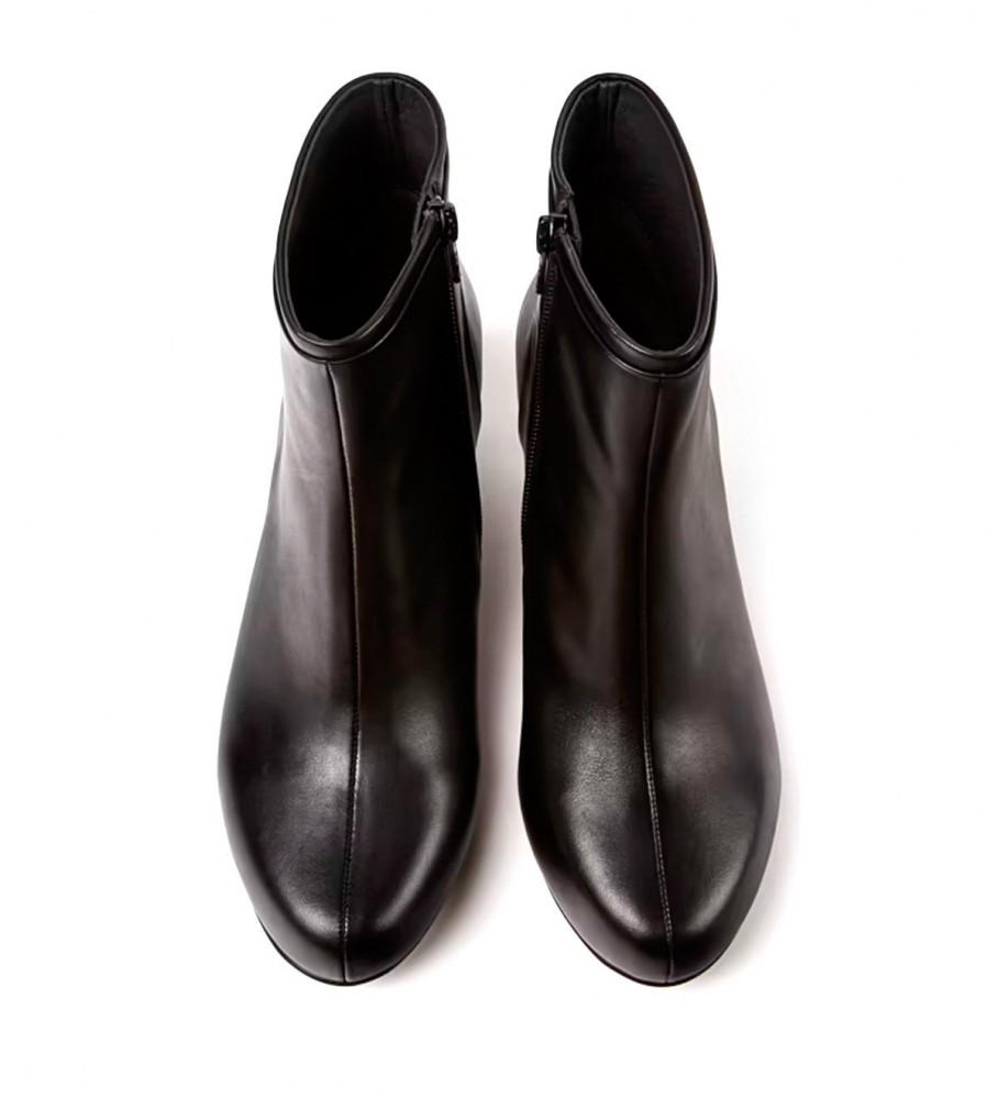 Botas de cano curto Camper Helena em couro preto
