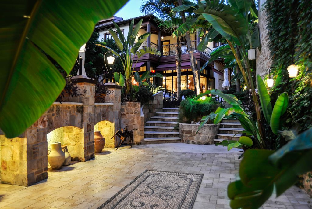 Tuvana Hotel Special category Logies en ontbijt - Hotel