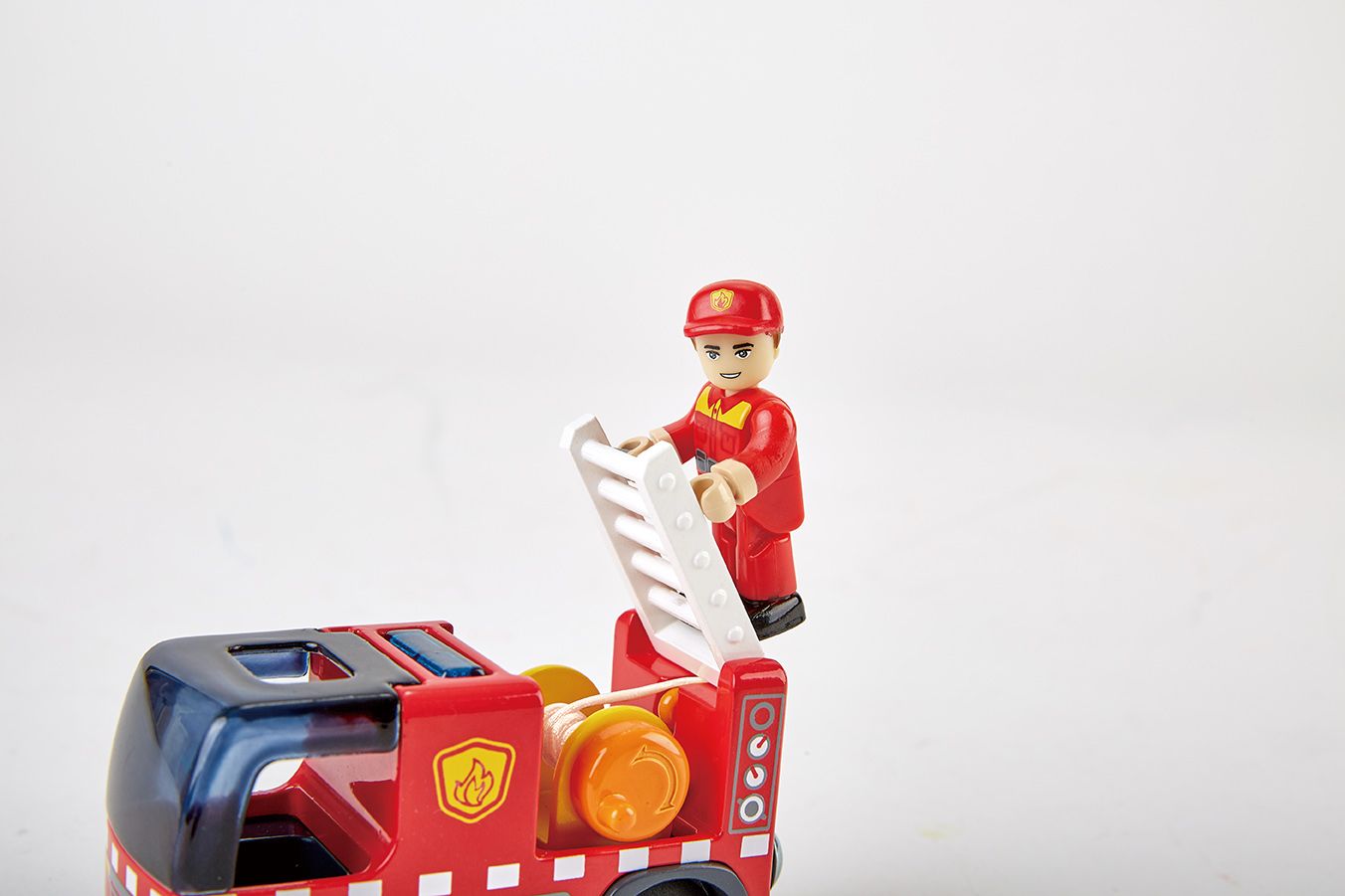 Hape Feuerwehrauto mit Sirene