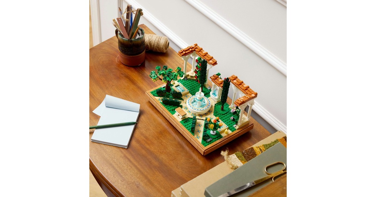 LEGOIcons - Tuin met fontein Constructiespeelgoed  (10359)