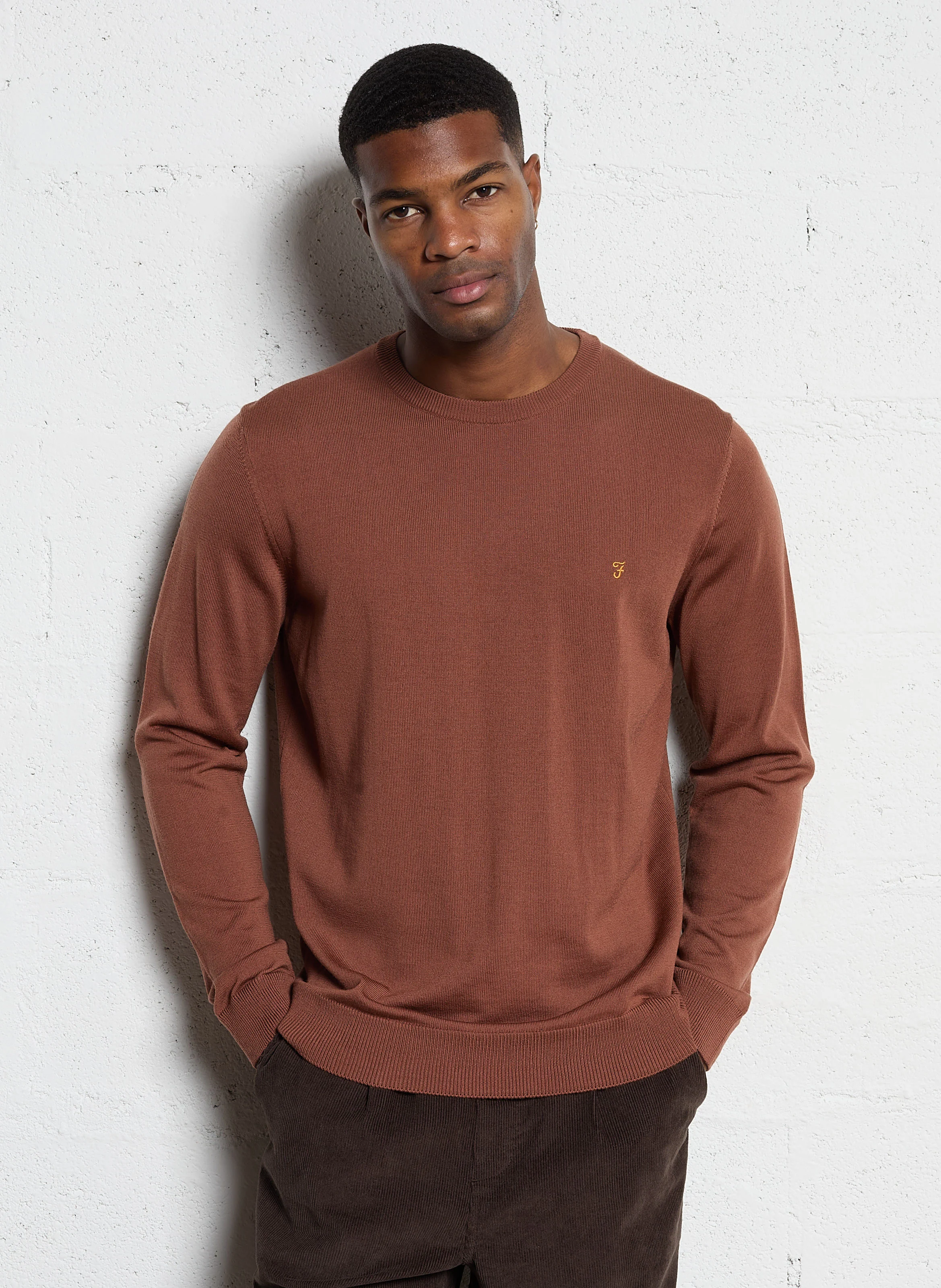 MULLEN - Pull regular en coton bio | Marron