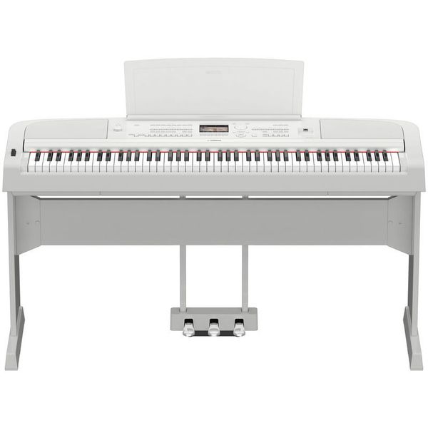 Yamaha DGX-670 WH Bundle