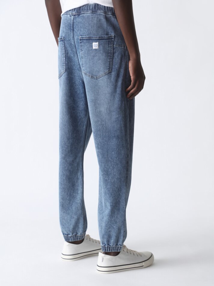 Calça jeans jogger elástica - Índigo
