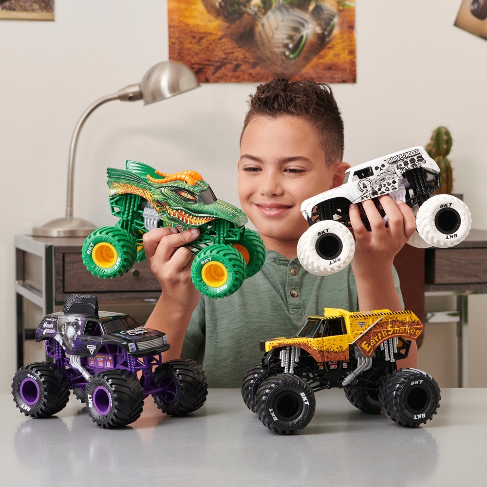 Monster Jam, offizieller Batman Monster Truck, Sammlermodell aus Druckguss, Maßstab 1:24