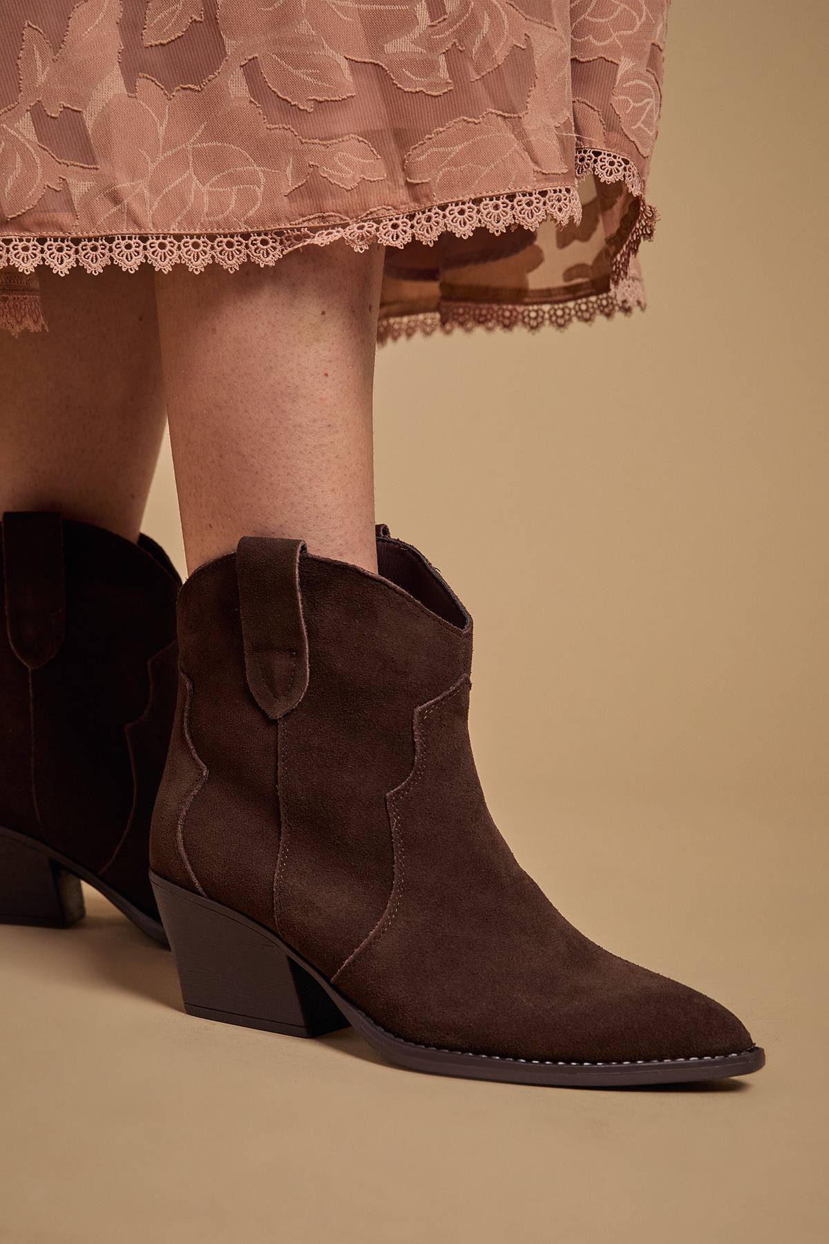 Oasis Bottines Western Amber en Daim Véritable