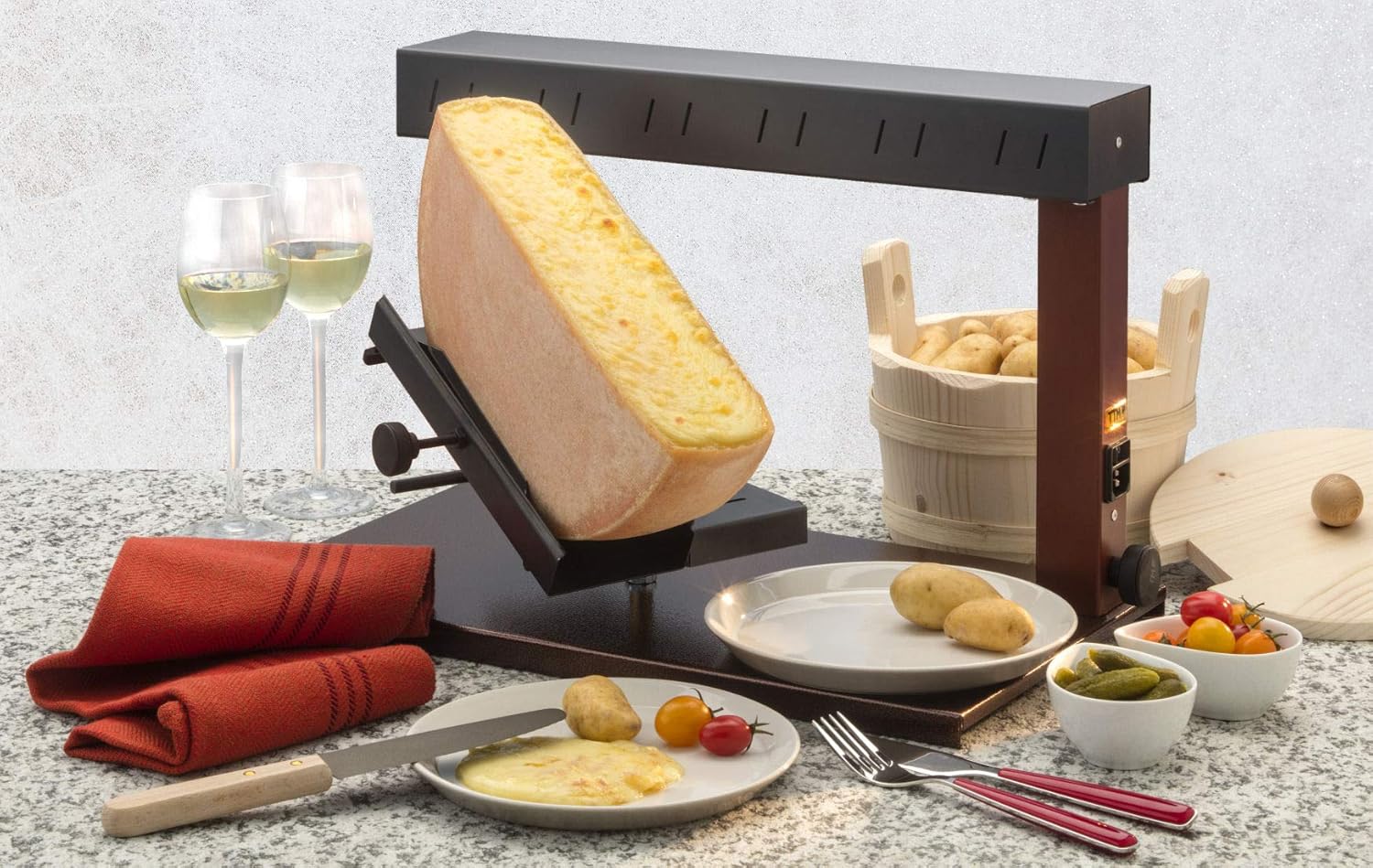 TTM Ambiance Raclette-Ofen, Klassisches Raclette für einen halben Käse, Kippbarer Kombi–Käsehalter für runden und eckigen Käse, 48x27x32 cm, 1000 W