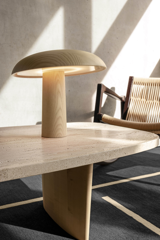 ClassiCon Forma tafellamp naturel essen