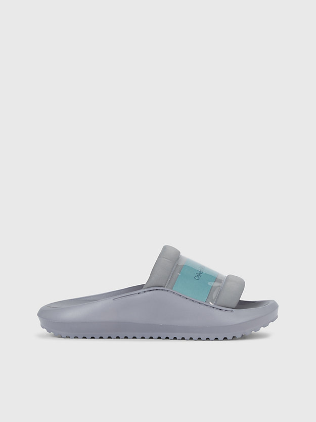 Chinelo com logotipo híbrido