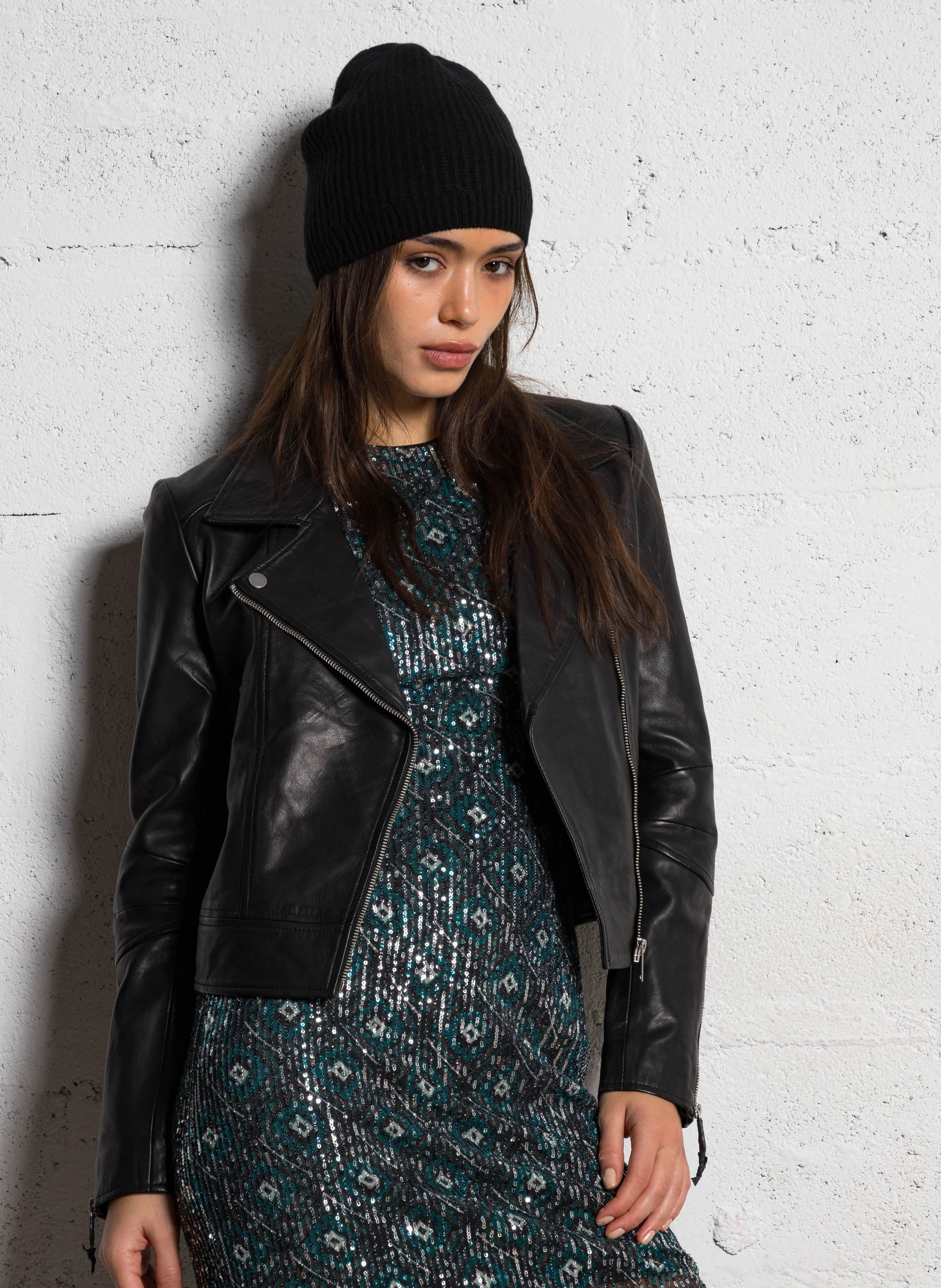 Blouson court zippé en cuir d'agneau | Noir