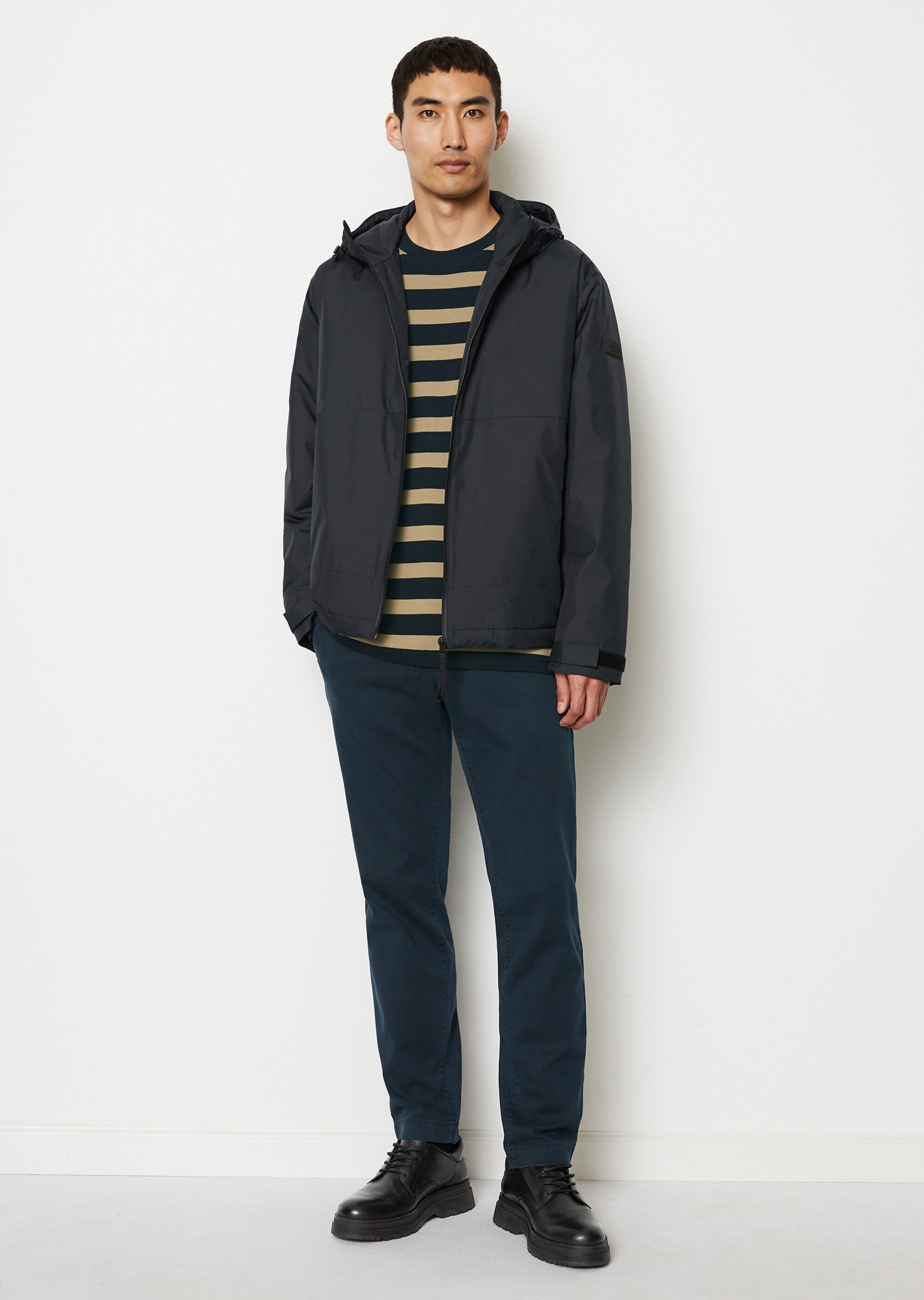 Windjacke regular mit leichter Wattierung von Unifi REPREVE®