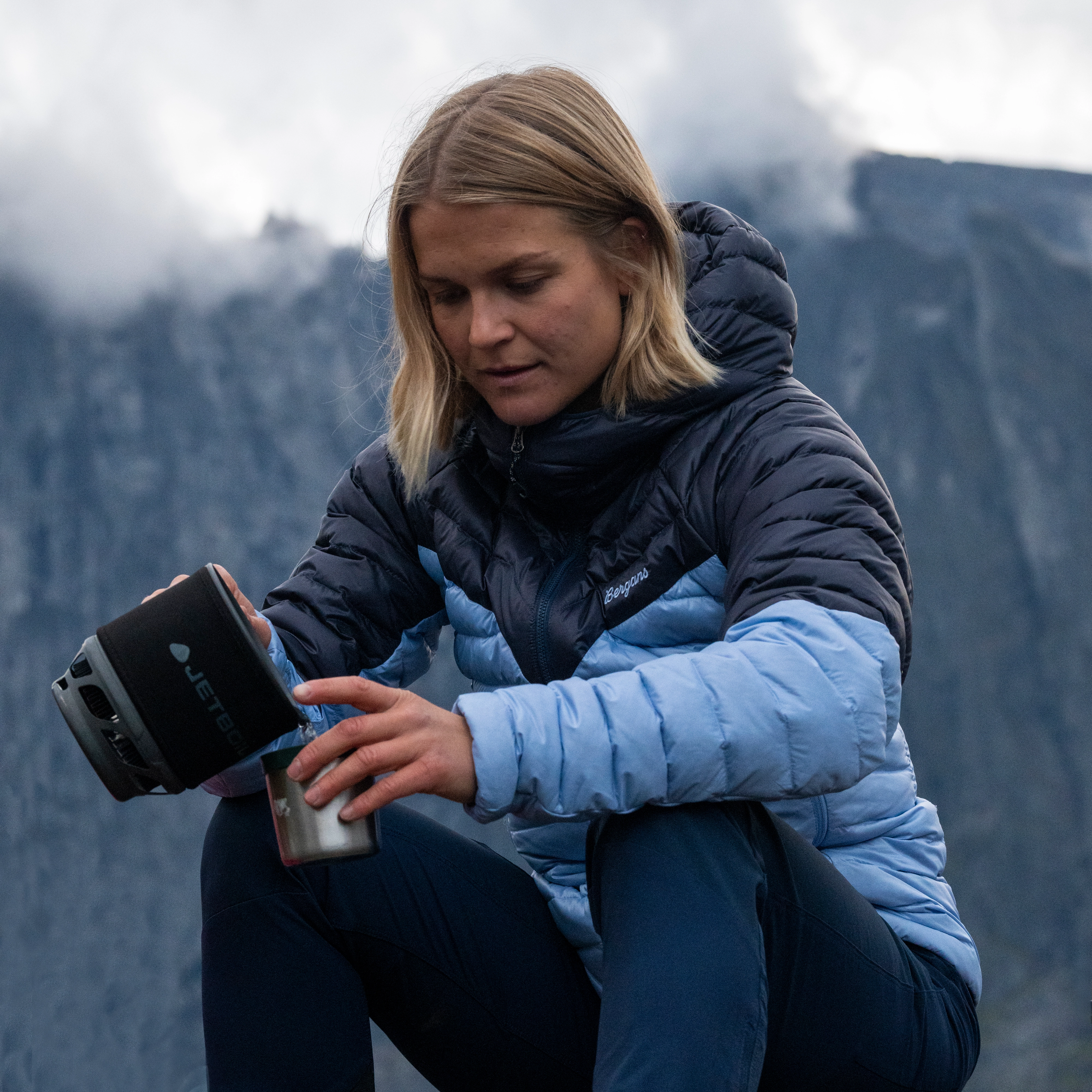 Tind Light Down Jacket Hood Women Blueberry Milk / Navy Blue