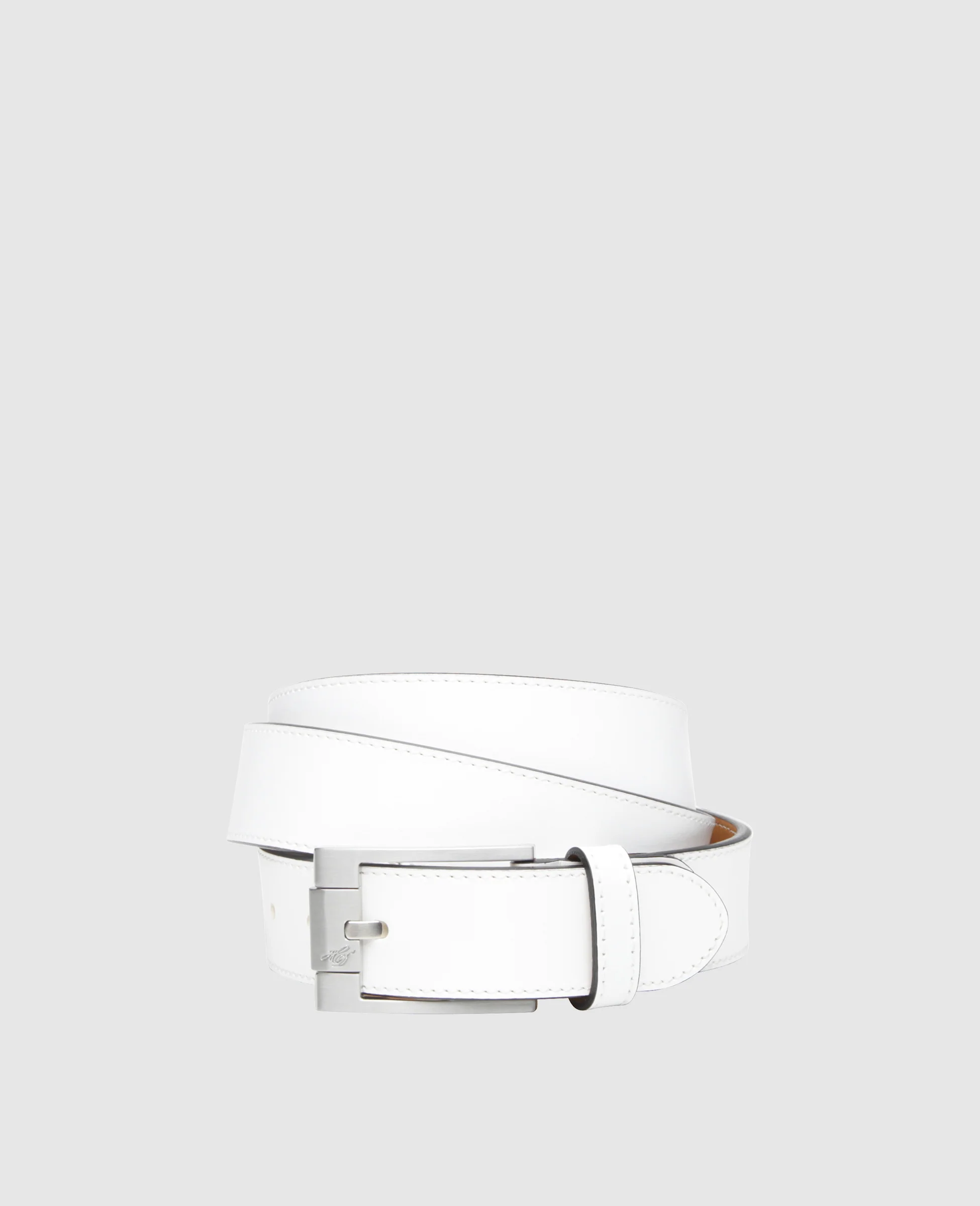 Levente Plain AC