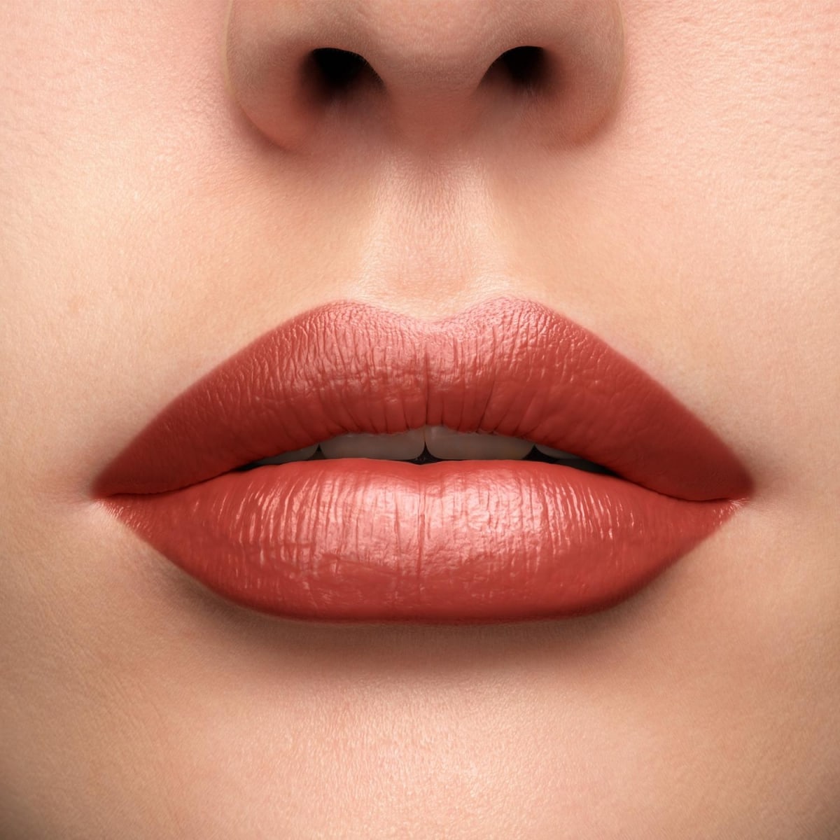 LANCÔME L'Absolu Rouge Rouge à Lèvres Satiné – Hydratation &  Confort Longue Tenue