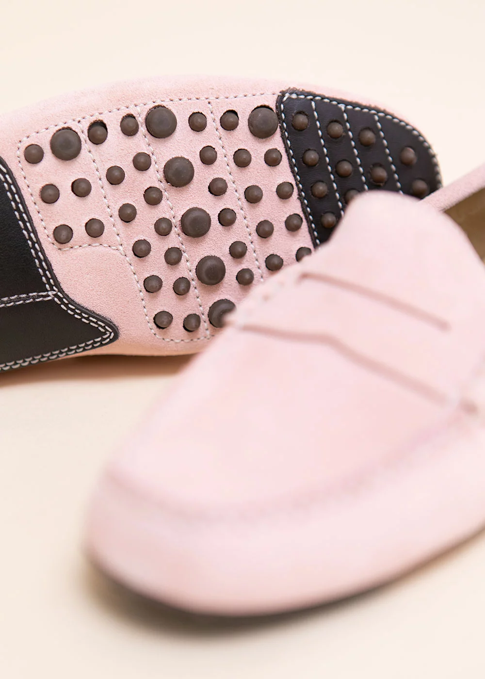 MOCASSIN BUCK DRIVER VELOURS POUDRE