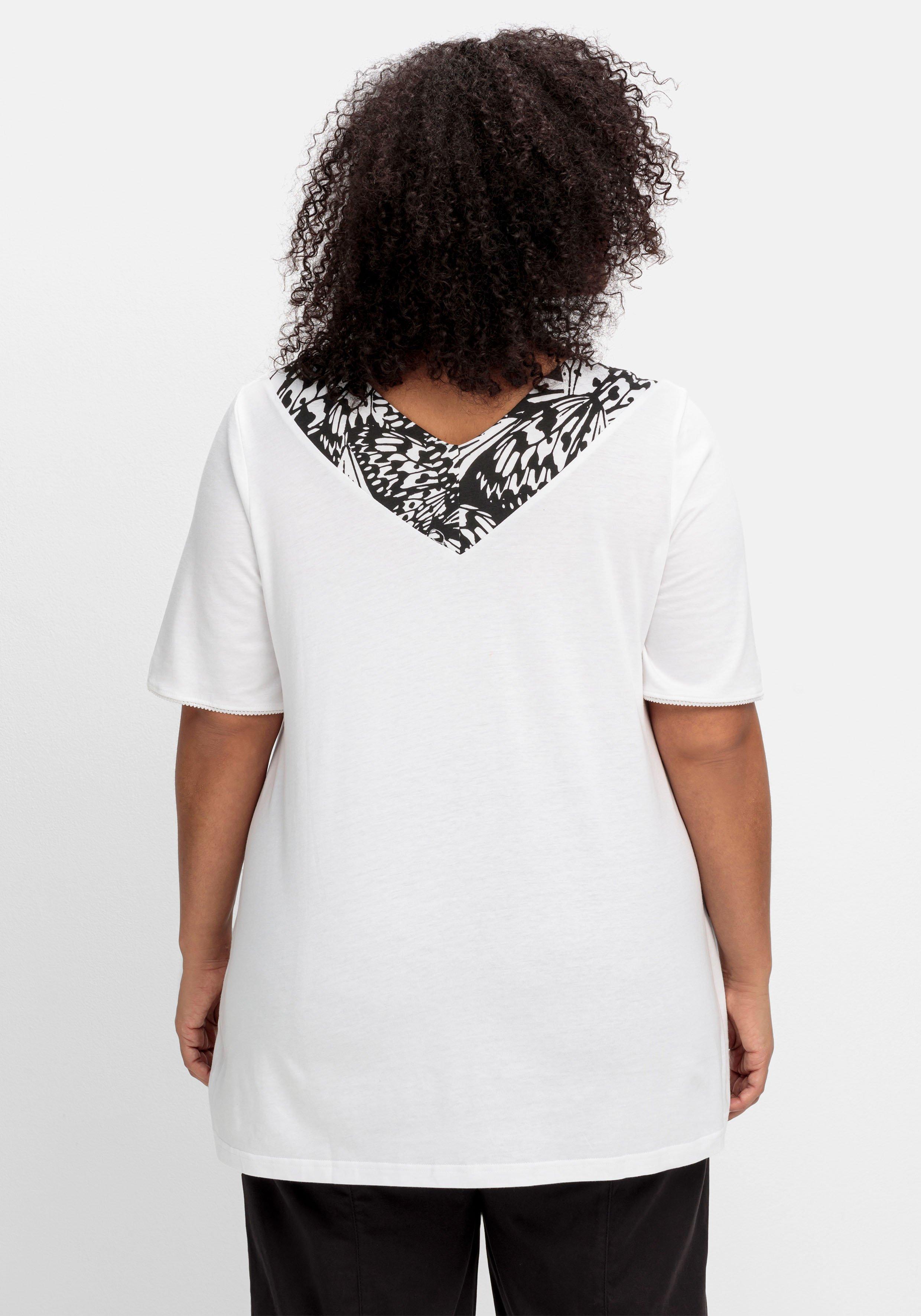 Shirt in A-Linie, mit breiter Blende am V-Ausschnitt