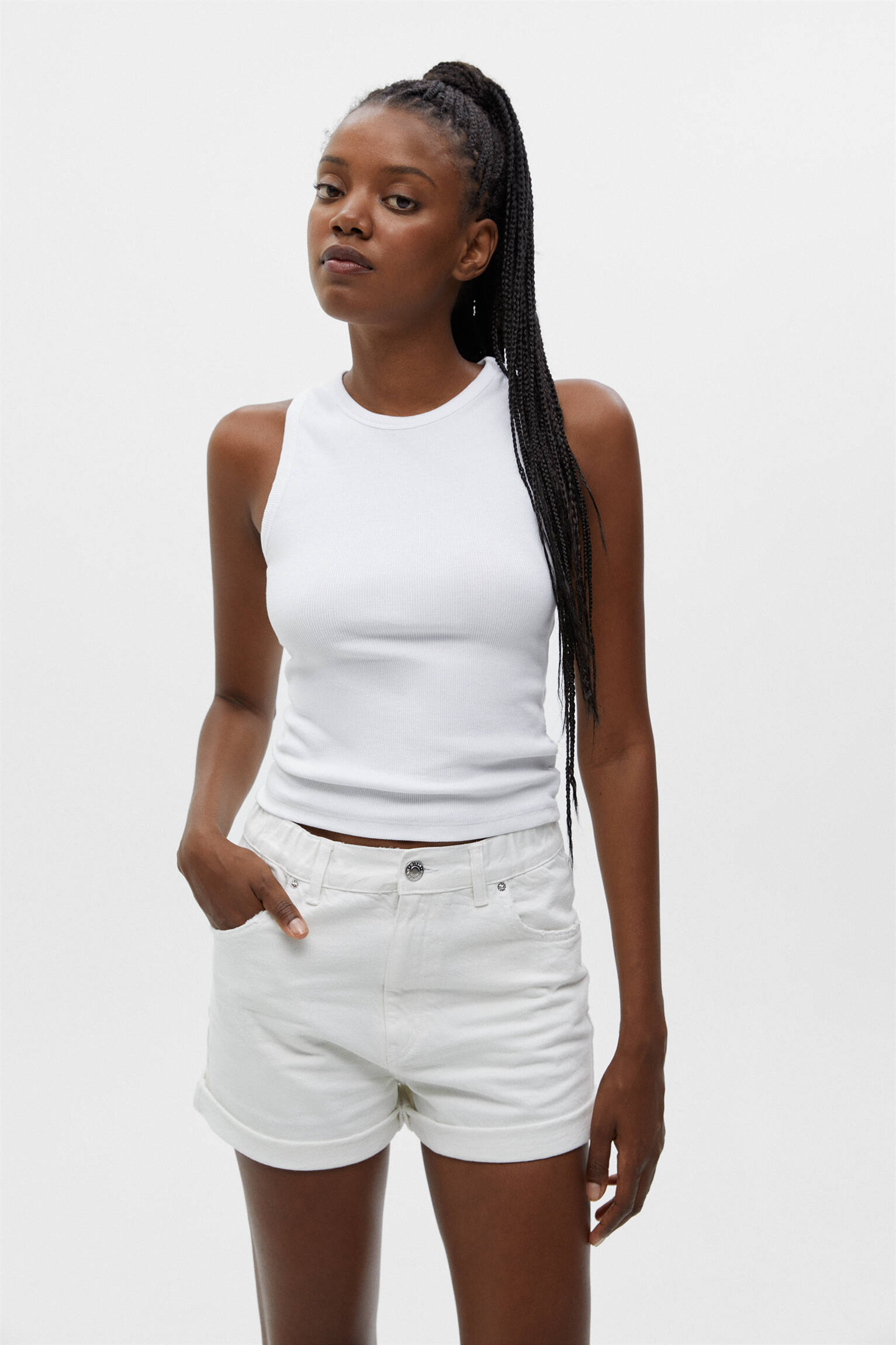 Shorts jeans estilo mom fit - branco