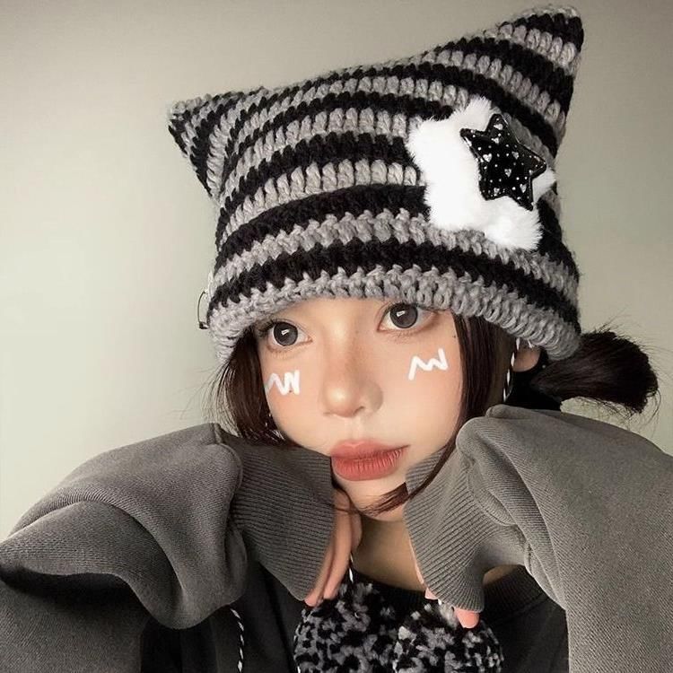 Hyeeun - Gestreepte muts met kattenoren