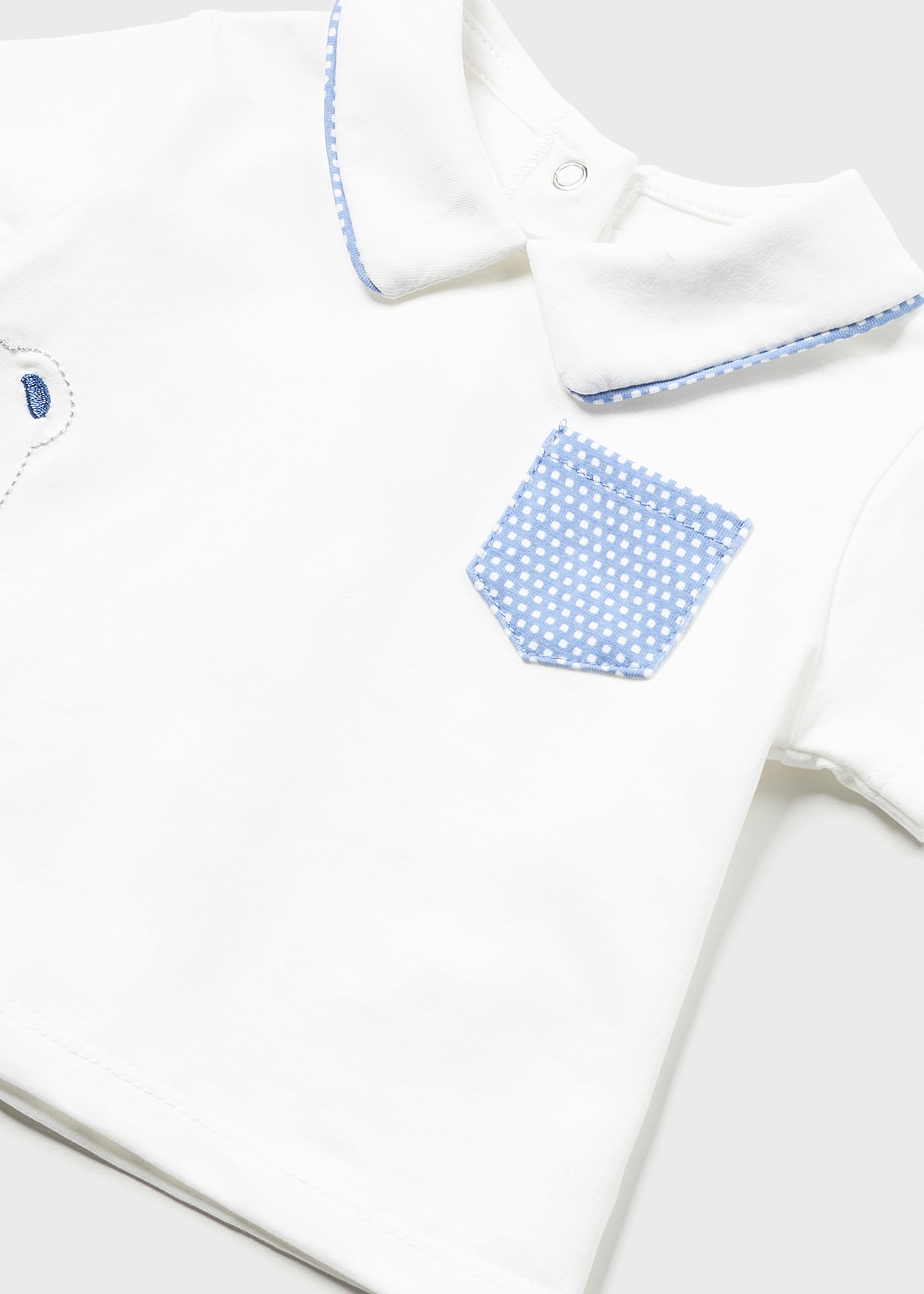 Conjunto de 4 peças em algodão sustentável para recém-nascidos.